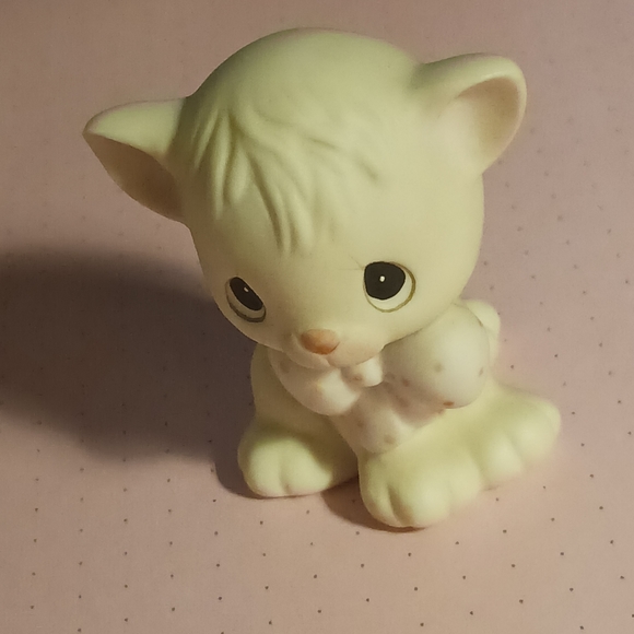 2 - Enesco Precious Moments animal figurines Teddy bear and cat with bows 1982 - Picture 7 of 14